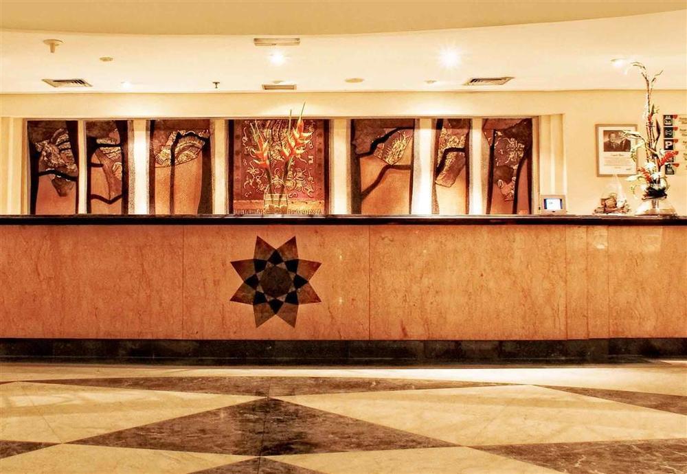 Arcadia Surabaya Hotel Kültér fotó