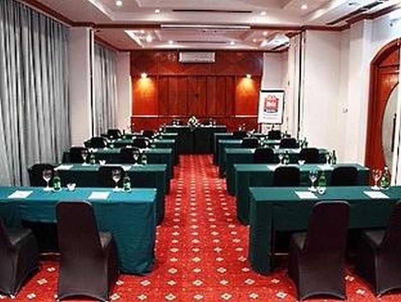 Arcadia Surabaya Hotel Kültér fotó