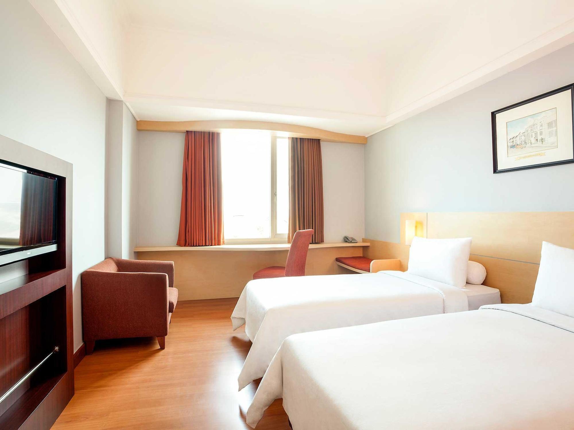 Arcadia Surabaya Hotel Kültér fotó
