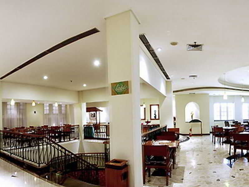 Arcadia Surabaya Hotel Kültér fotó
