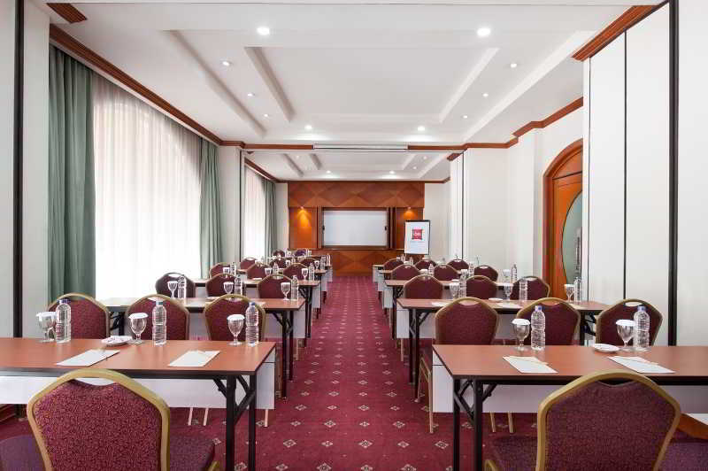 Arcadia Surabaya Hotel Kültér fotó
