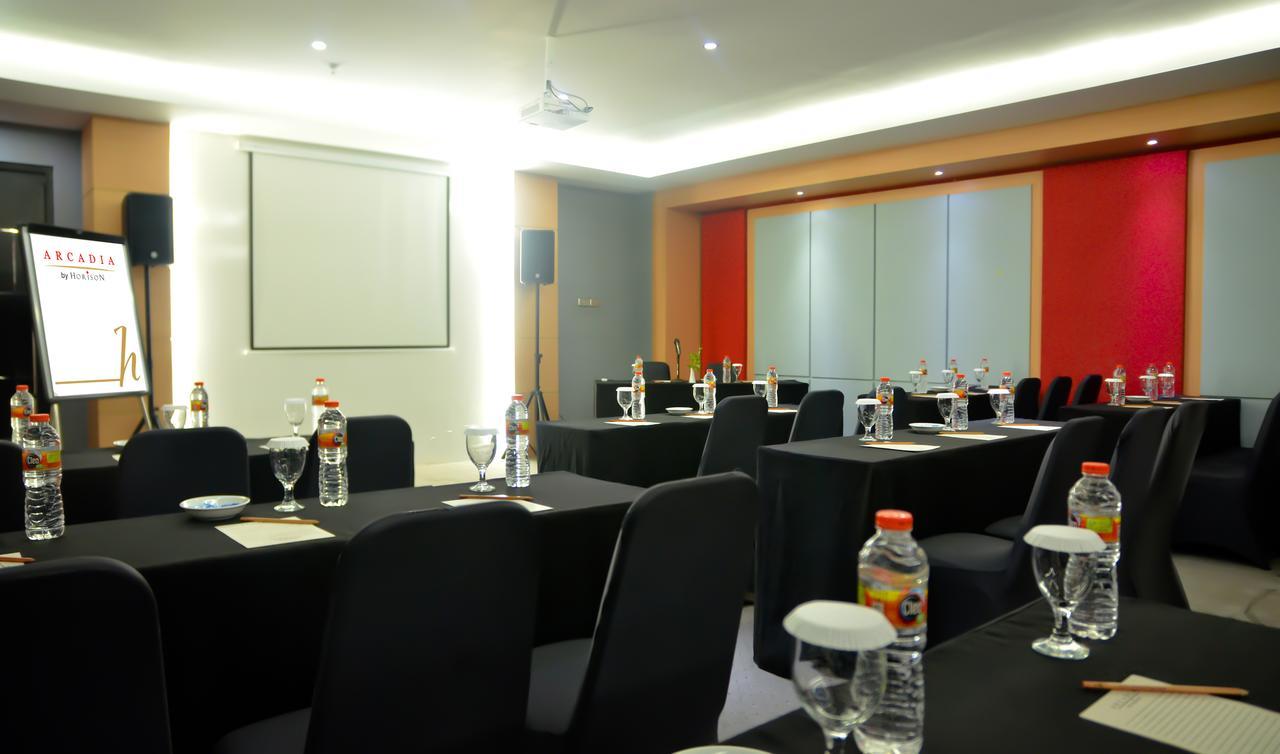 Arcadia Surabaya Hotel Kültér fotó
