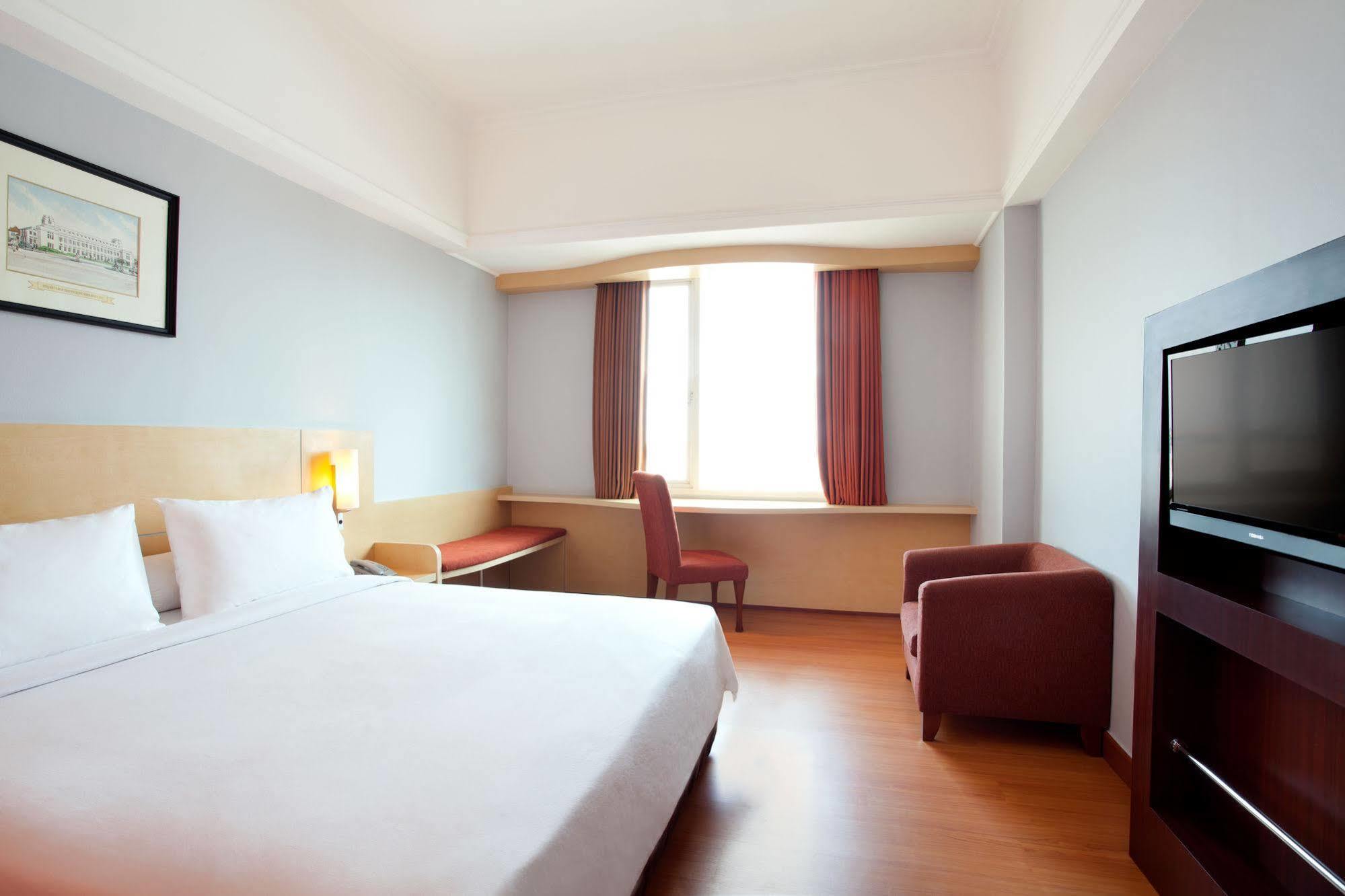 Arcadia Surabaya Hotel Kültér fotó