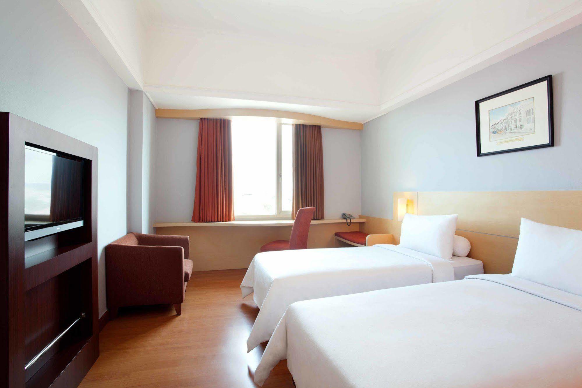Arcadia Surabaya Hotel Kültér fotó