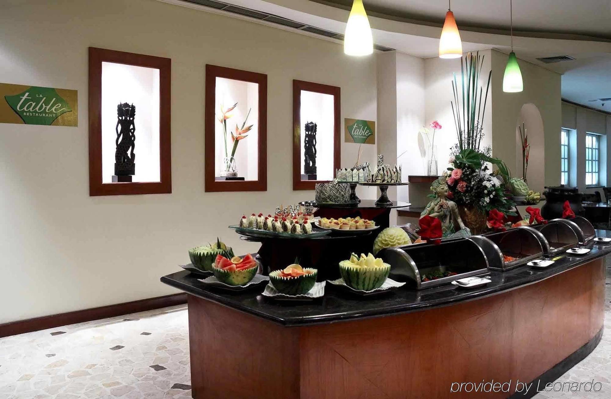 Arcadia Surabaya Hotel Kültér fotó