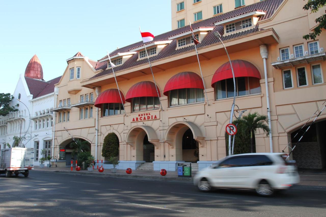 Arcadia Surabaya Hotel Kültér fotó