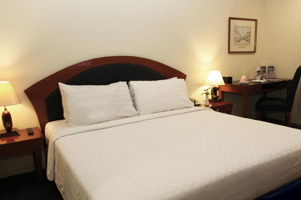 Arcadia Surabaya Hotel Kültér fotó