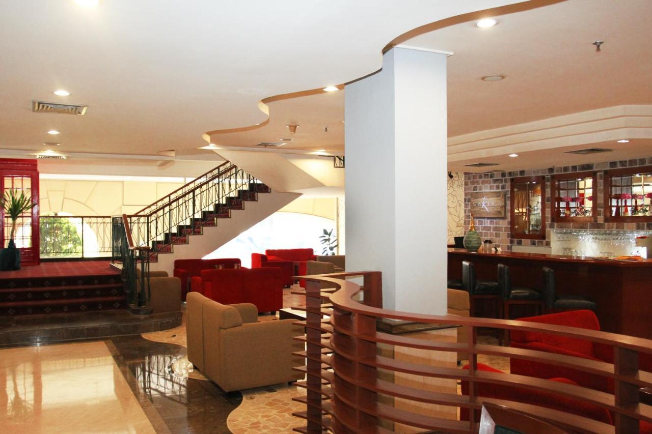 Arcadia Surabaya Hotel Kültér fotó